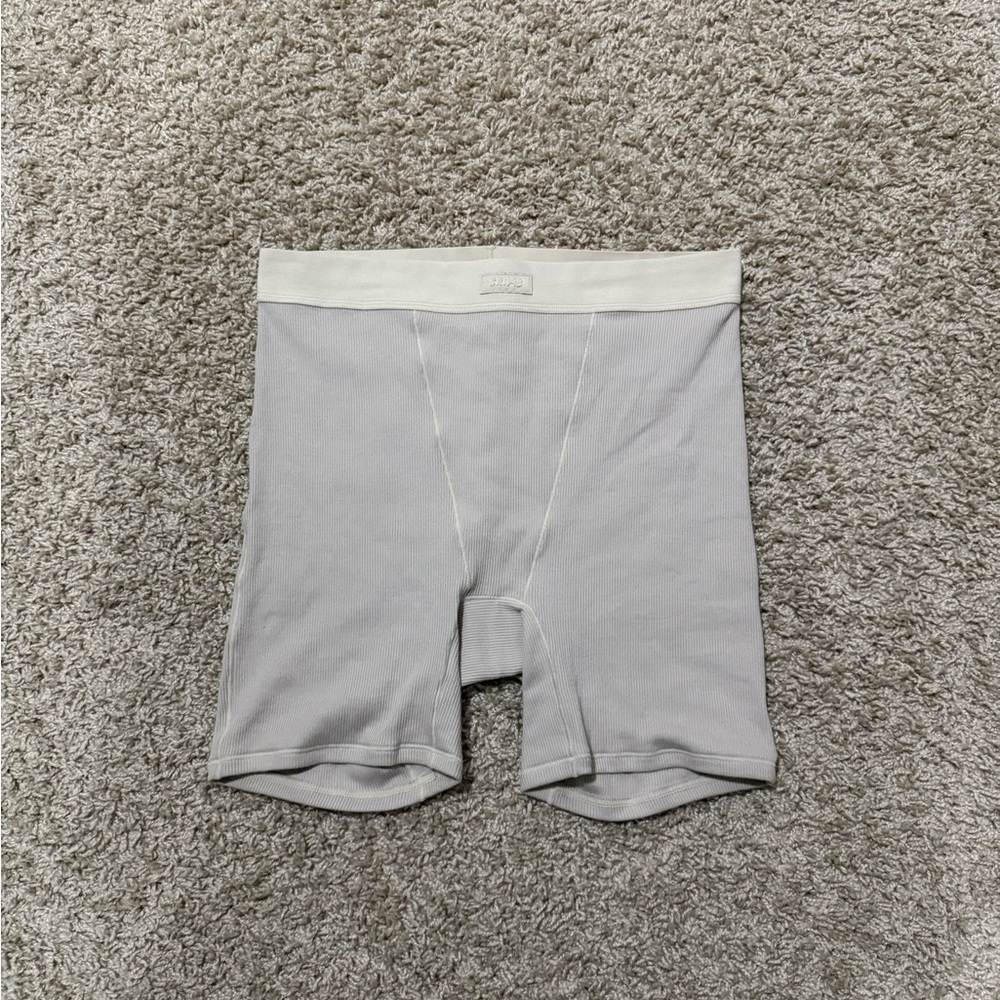 SKIMS Women's Gray Boxer Briefs